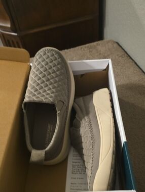 Womens Slip-On Quilted Sneakers in Light Taupe